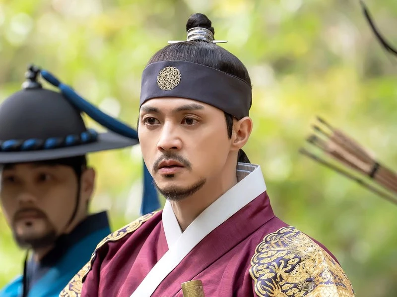 Sinopsis The Haunted Palace: Yook Sung-jae Kesurupan di Drama Sageuk Fantasi! Kim Ji-hoon sebagai Raja Yi Seong di drakor The Haunted Palace