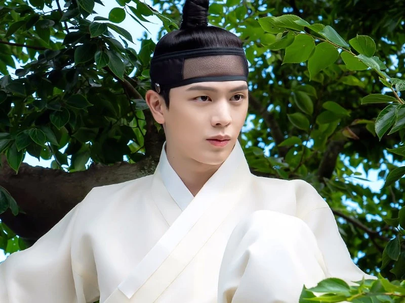 Sinopsis The Haunted Palace: Yook Sung-jae Kesurupan di Drama Sageuk Fantasi! Yook Sung-jae sebagai Yoon Gab di drakor The Haunted Palace