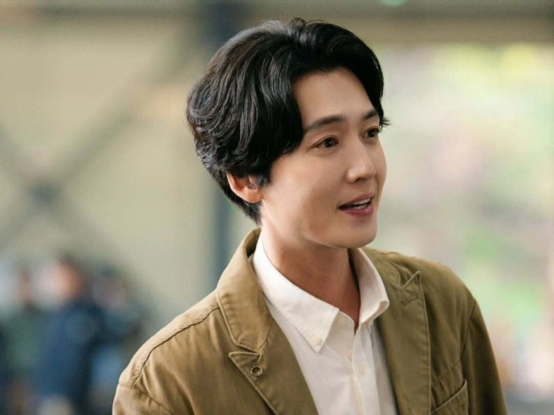 Sinopsis Oh My Ghost Clients: Jung Kyung-ho Jadi Pengacara yang Bisa Lihat Hantu! Jung Kyung-ho sebagai No Mu-jin di drakor Oh My Ghost Clients