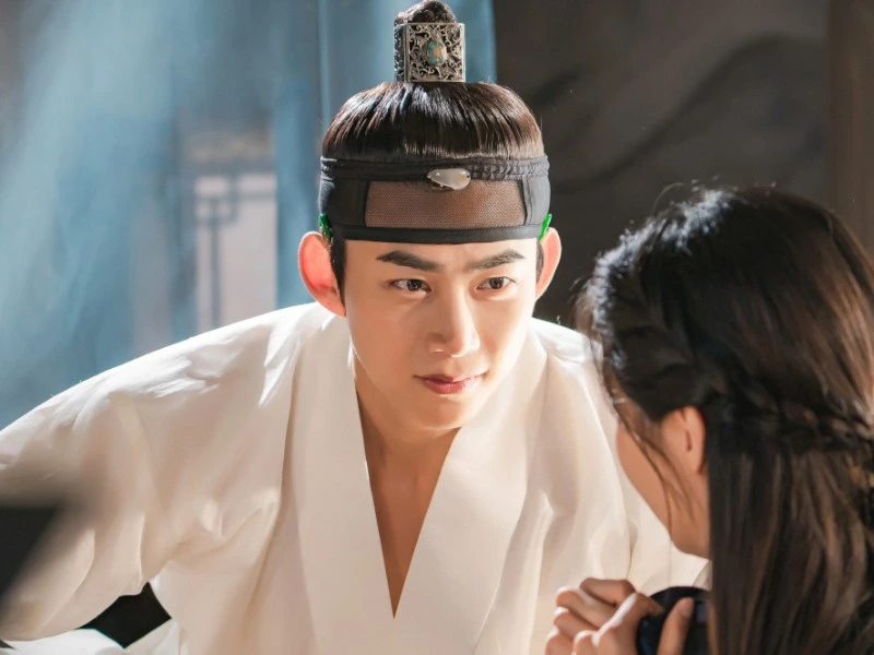 Taecyeon sebagai Lee Beon di drakor The First Night With The Duke